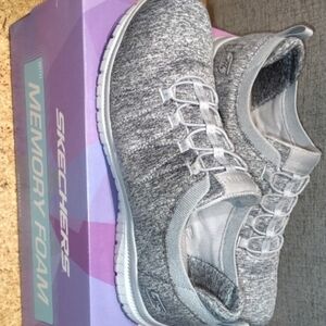 Skechers Virtue Light Gray Casual Sneakers